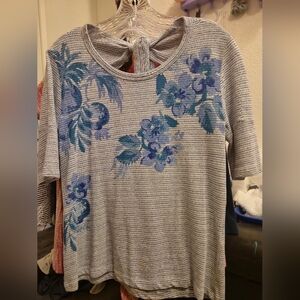 Lucky Brand Blue Floral Stripped Striped Tee W/ Tie Back Detail Small
